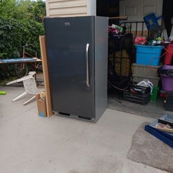 Frigidaire Fridge