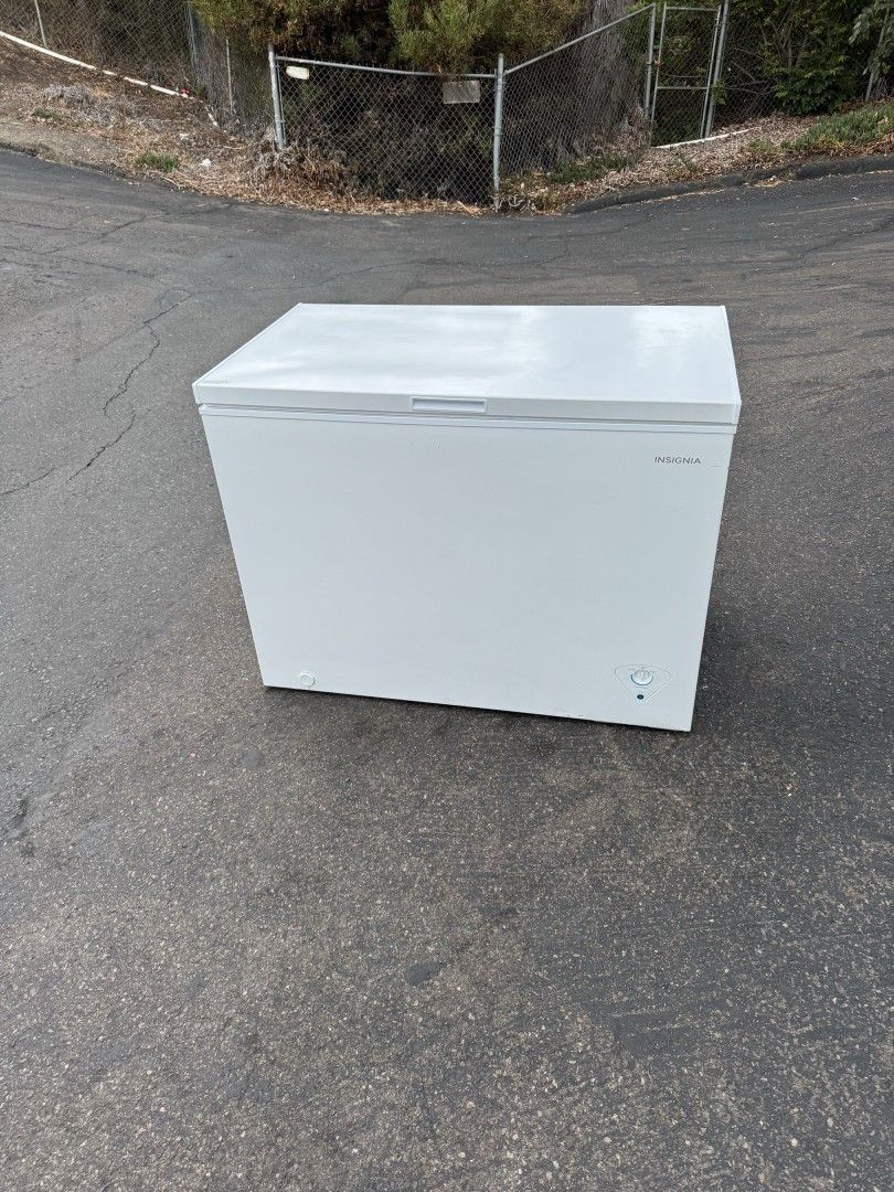 10.2 Cubic Deep Freezer With Delivery 