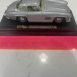 Bburago 1:24 1954 Mercedes-Benz 300 SL Gullwing Diecast Model Car - in Miami.