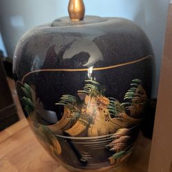 Vintage hand painted Japanese Vase 