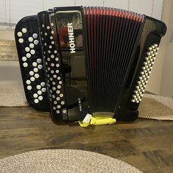 accordion hohner  nova 1