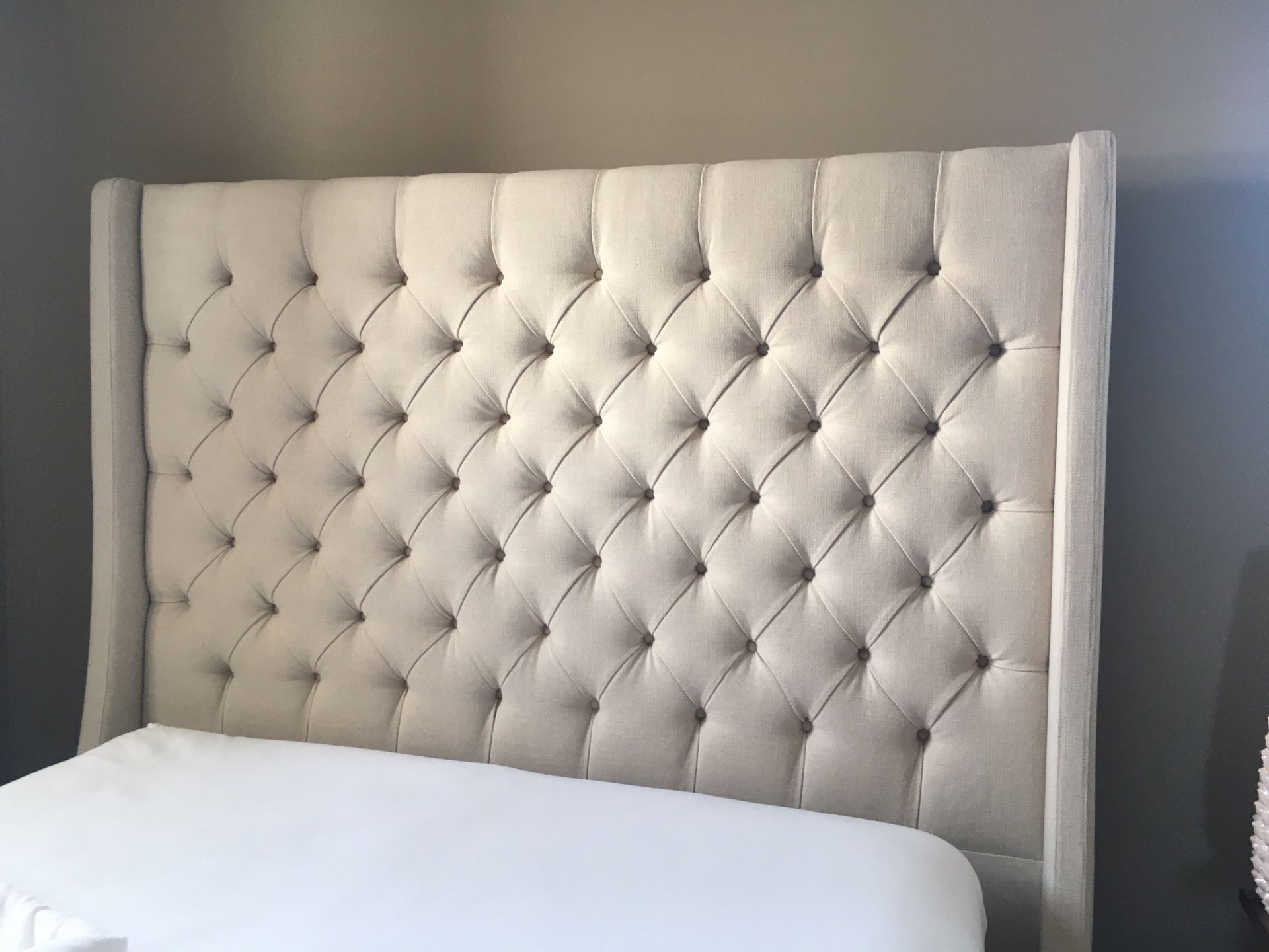 Queen Bed Frame Tufted