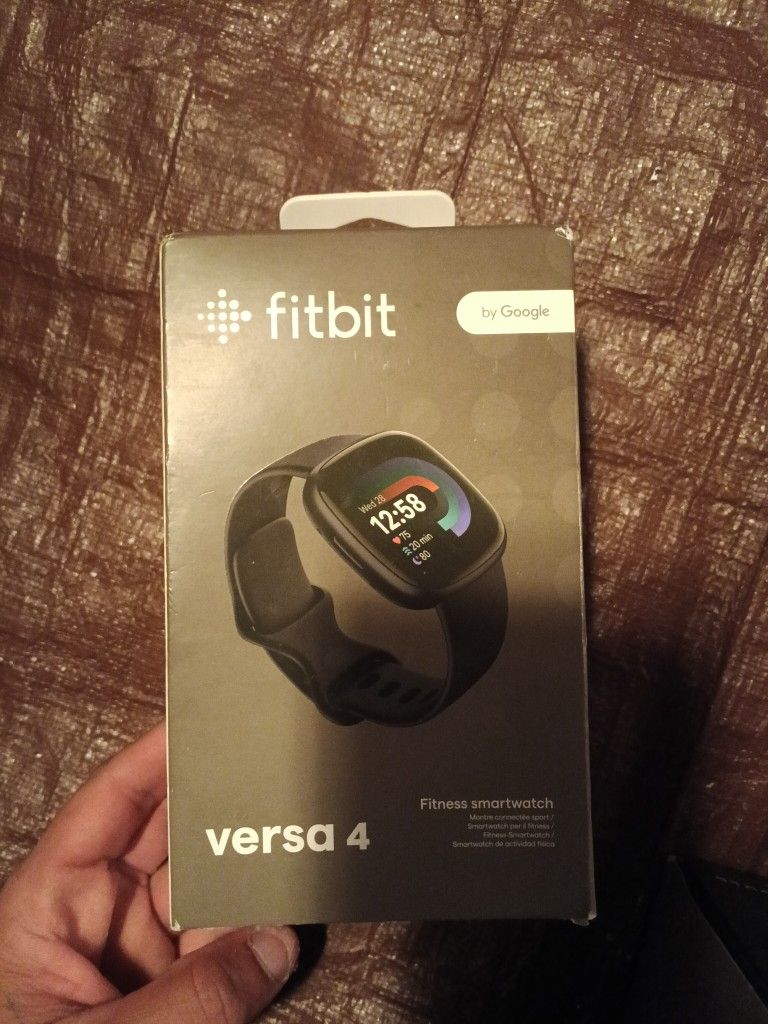 Fitbit Versa 4