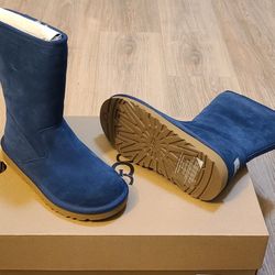 UGG Boots Size 3 For Kids / Fits Size 5 For Women 