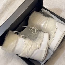Moon Boot Icon Faux Fur White Boots – Women’s 7/8.5 – New Without Wear