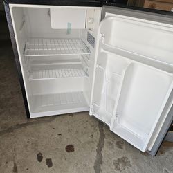 Refrigerator For Dorm