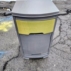 Grey/green Side Table 