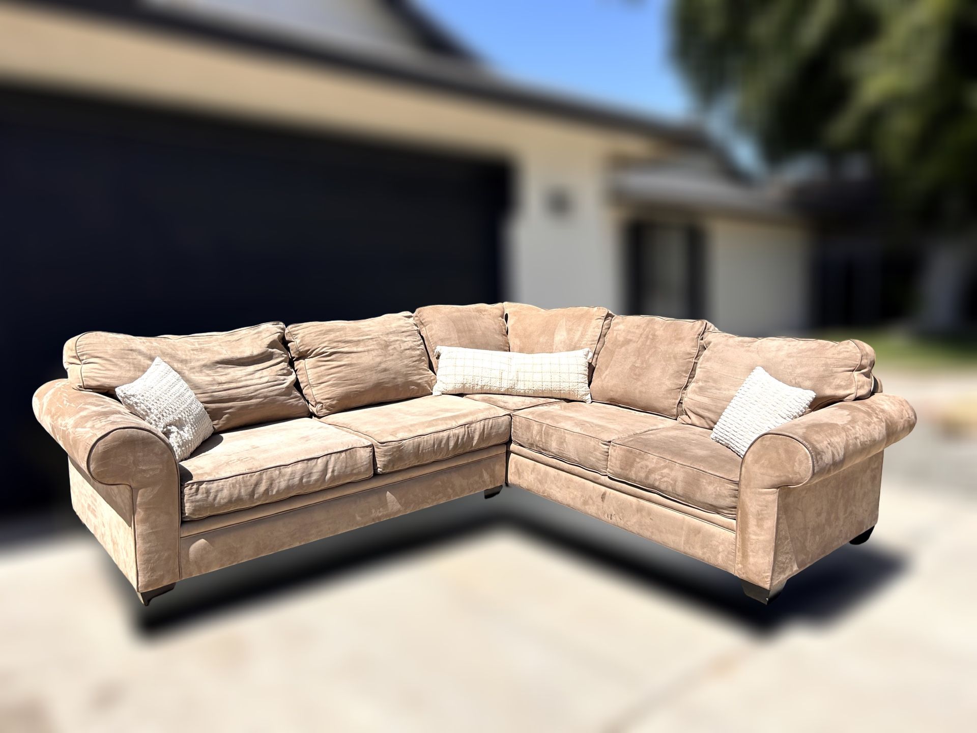 L SHAPED SECTIONAL COUCH !!! 🚚 FREE DELIVERY!!! 🚚