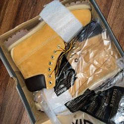 Size 8, and 11 mens timbs $120 each hmu 🔥💪💯