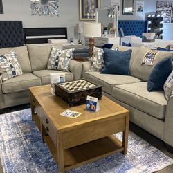 beautiful sofa loveseat 💙🧸 $1,299