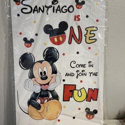 “Santiago” 1st Birthday Mickey Sign 