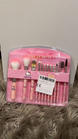 HELLO KITTY MAKEUP BRUSHES