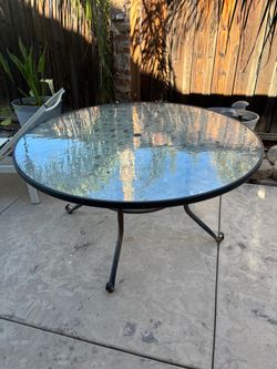 Patio. Table