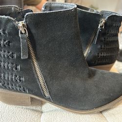 Boots Size 8 1/2