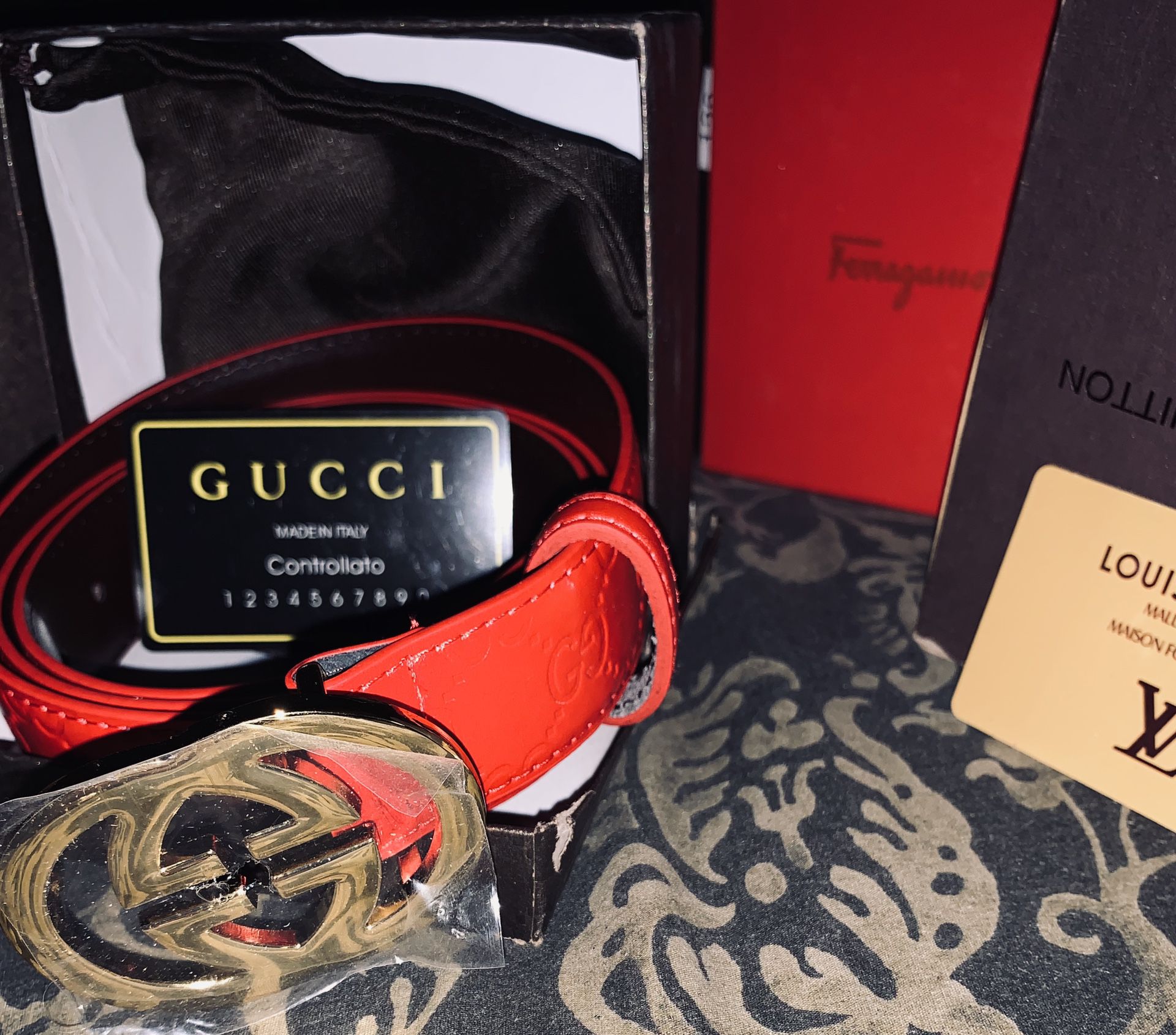 Gucci belt red