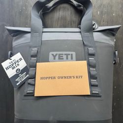 New YETI Hopper M15 Soft Cooler Charcoal Model HOPPM15