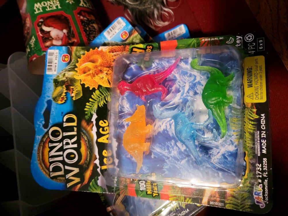 NEW> DINOSAUR 4 PACK. 