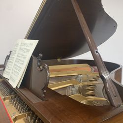 Exquisite 1975 Steinway M Grand Piano