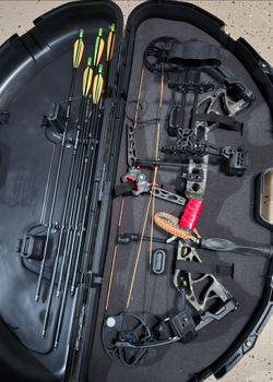 Bear Species Compound Bow