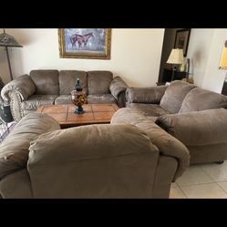 Couch set with table 