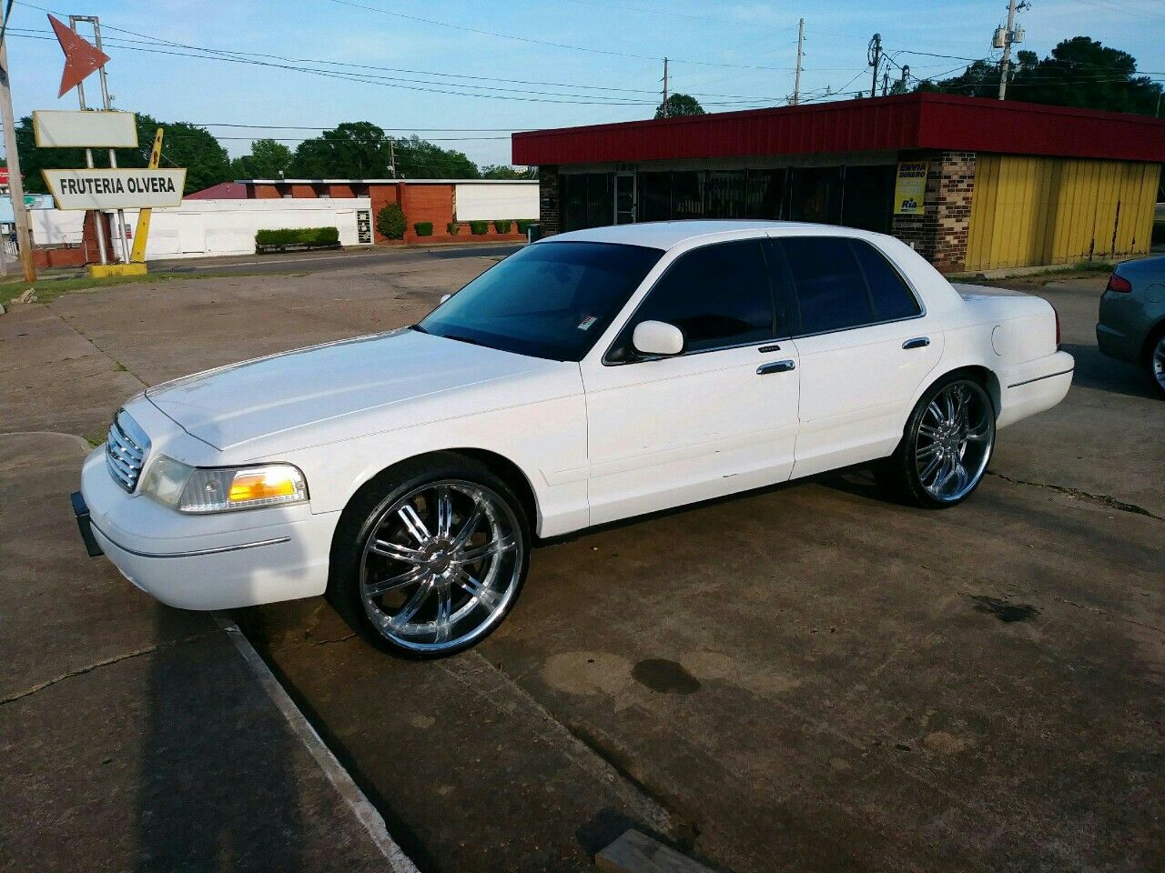 2001 GRAND MARQUIS ON 24S