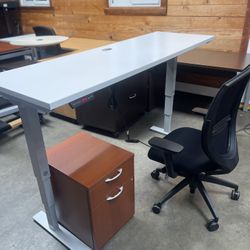 AllSteel White Top ESI Electric Adjustable Height. Stand Up Office Desk.  51in Max 26in Low 72lenght 23depth