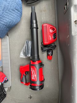 M12 12V Lithium-Ion Cordless Compact Spot Blower , battery and charger.