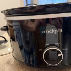 Four Quart Crock Pot - NEVER USED/ PERFECT CONDITION 
