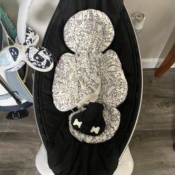 4 moms Baby Swing 