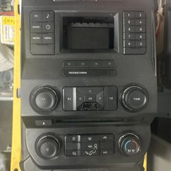 Ford F250 Radio