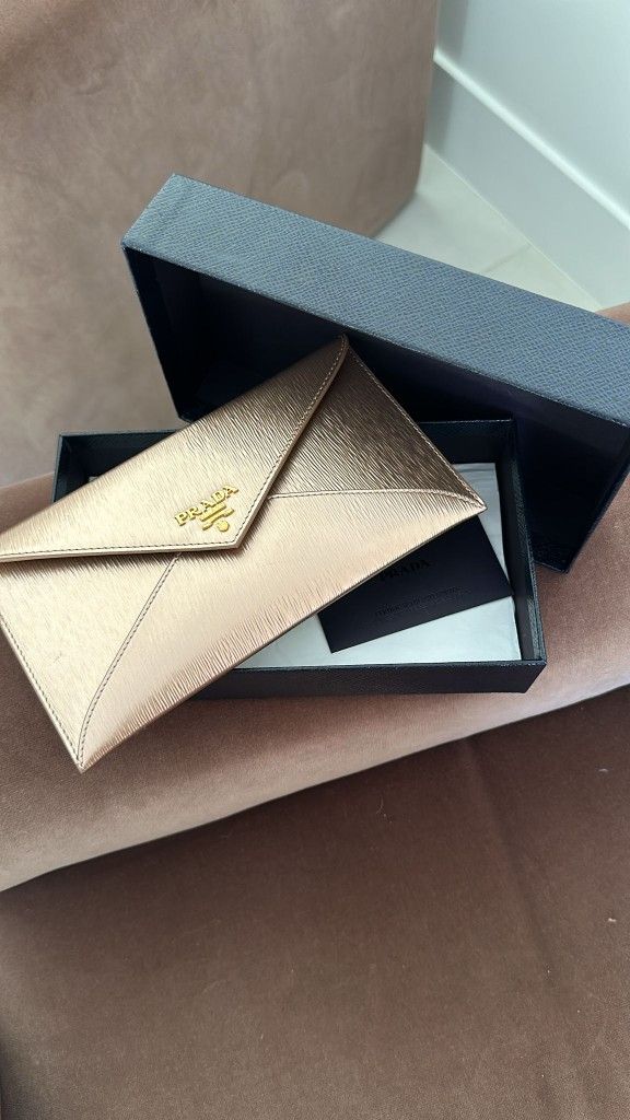 New Prada Saffiano Envelope Leather Clutch Bag With Box!