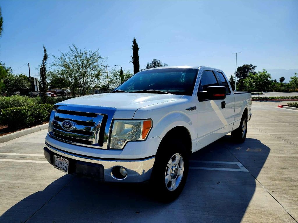 Ford F-150 Fx2 Extended Cab (CLEAN Title)