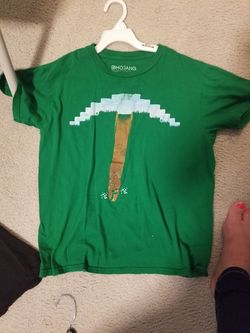 Boys 8-10 Minecraft shirt