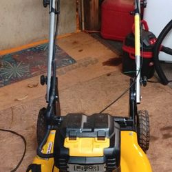 DEWALT
2x20V MAX 21 in. Cordless Battery Powered Push Lawn Mower 