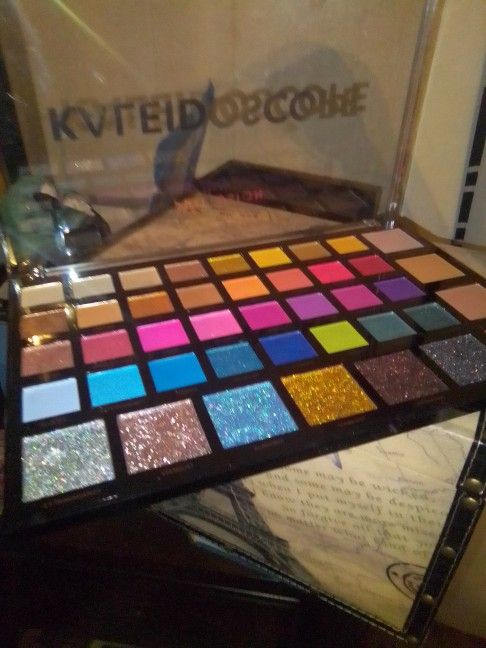 Woman Make Up Pallette