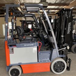 2019 Toyota 5K Capacity Electric Forklift 4-way Valve