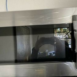 Samsung & Whrilpool 30in Microwave Open Box Unit Up to 50% Off