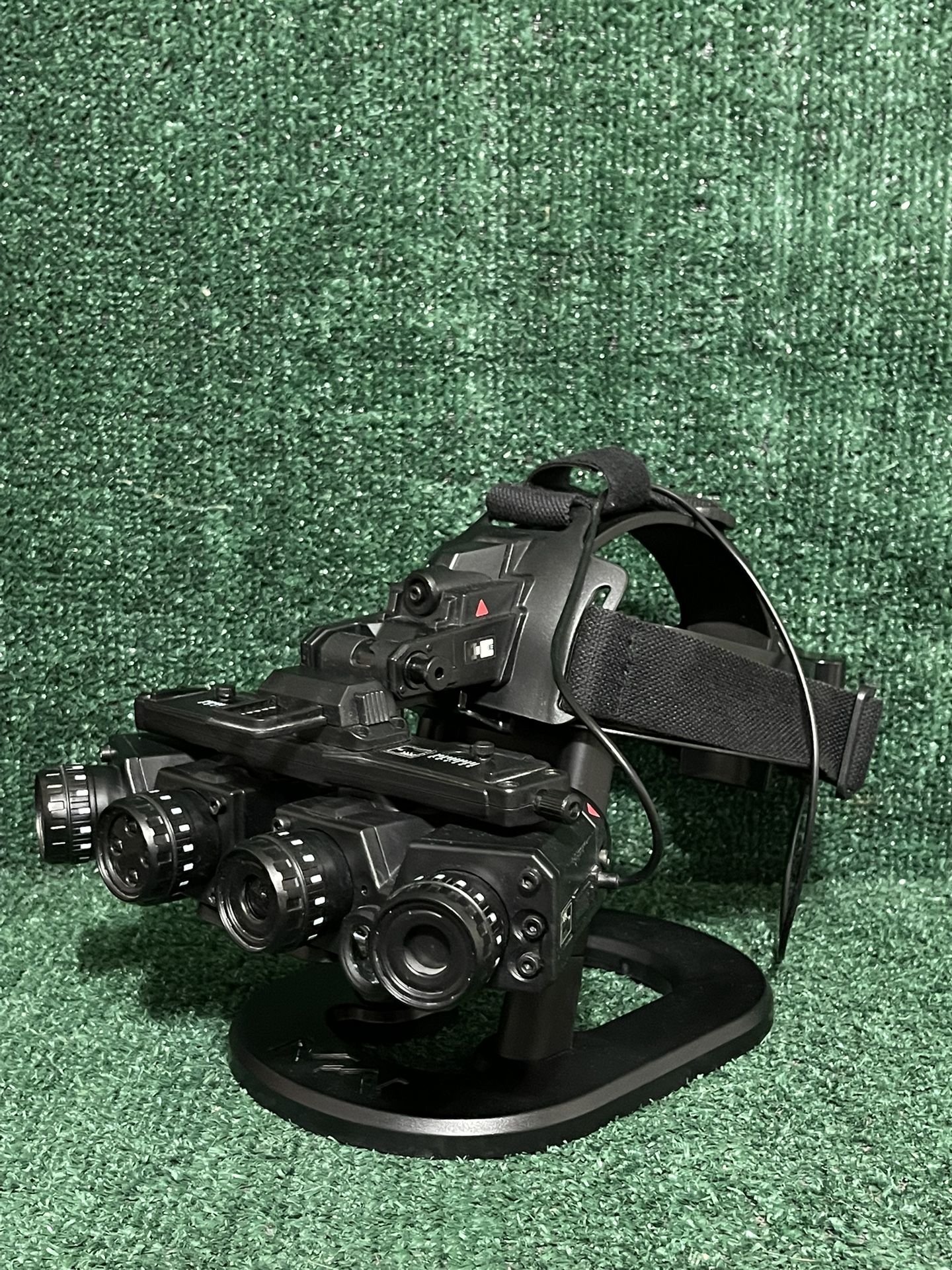 CALL OF DUTY MODERN WARFARE PS4,XBOX DARK EDITION NIGHT VISION GOGGLE WITH STAND