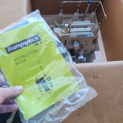 Singer Sewing  Machine 