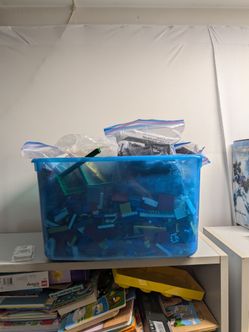 Large tub of bulk Legos 40lbs