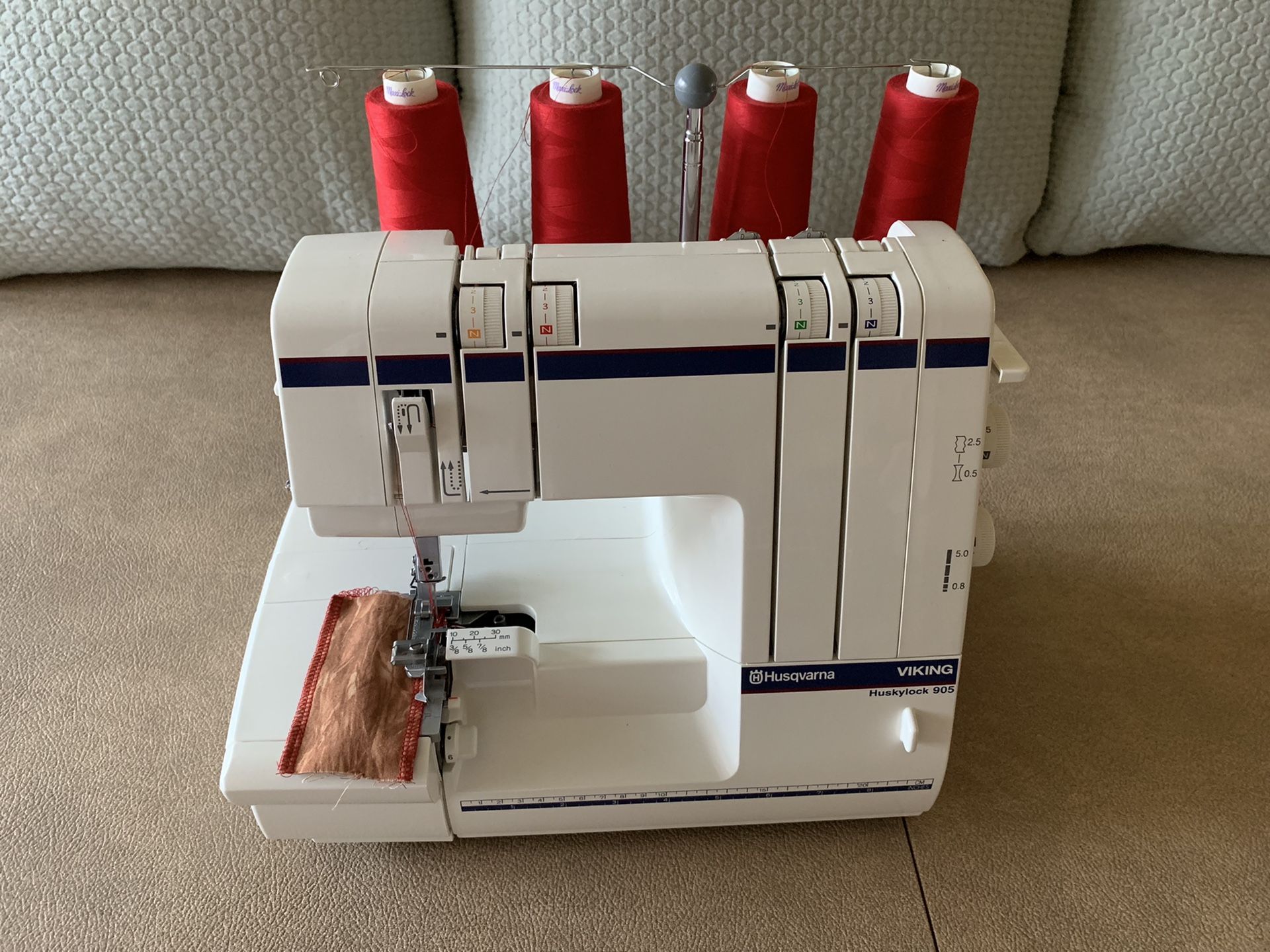 Husqvarna Viking Huskylock 905 Serger for Sale in Westchester, CA OfferUp