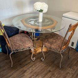 Round Glass Top 4 Seat Table