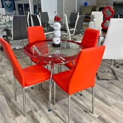 Đining Şet// Jųego Đe Çomedor 