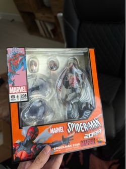 Medicom Mafex 239 comic Spider-Man 2099 *Brand New*