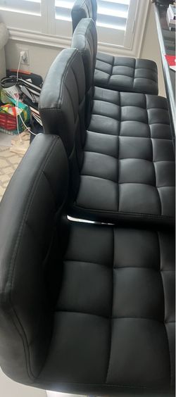 Set of 4 adjustable black bar stools