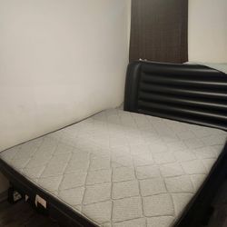 GENTLY USED KING SIZED MATTRESS 