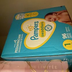 Size 1 Pampers Swaddlers Diapers 