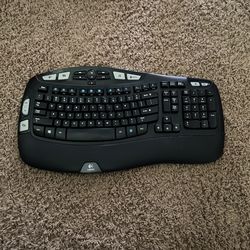 2 Keyboards 1 Mouse 