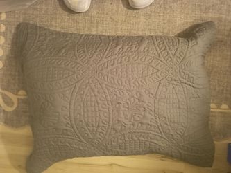 Full size quilt and pillow sham