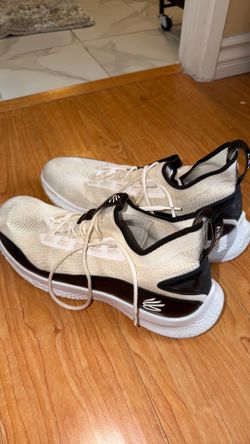 Under Armor Curry 8 - Size 15